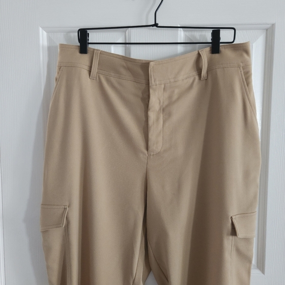 NWOT Simply Vera By Vera Wang High Rise Cargo Pants - Picture 3 of 9